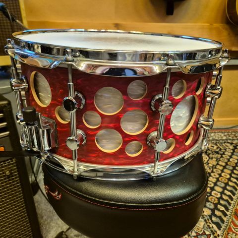 Spaun Edgevent 7x14-Red & White Serpentine snare