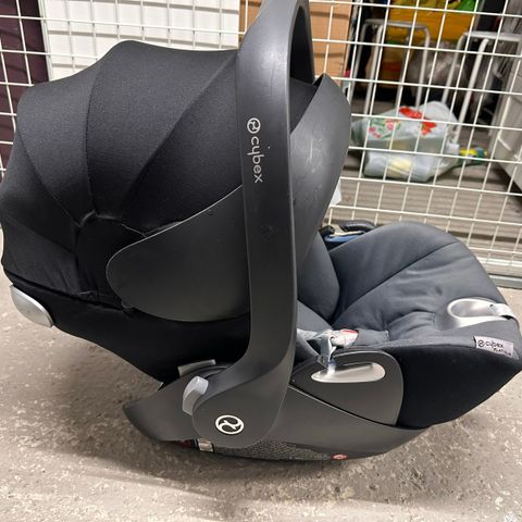 Cybex Cloud Q bilstol med Isofix base