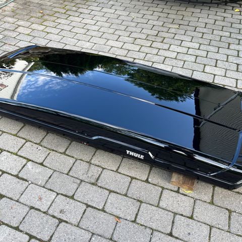 Thule Flow 606 skiboks/takboks sort - fin for Tesla Model Y