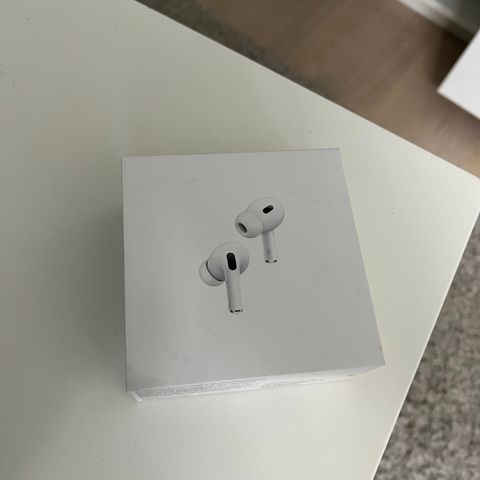 Clean 2-months old (never used) Airpods Pro 2nd GEN USB-C