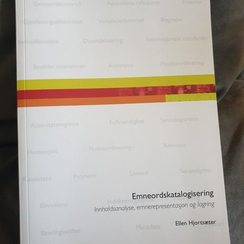 Emneordskatalogisering - Ellen Hjortsæter