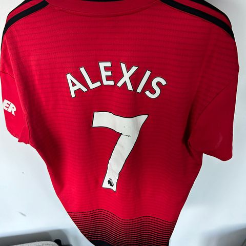 Manchester United-fotballdrakt (Alexis) selges BILLIG!