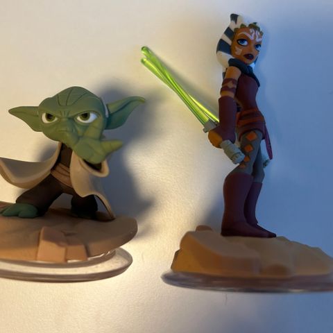 Star wars figurer selges