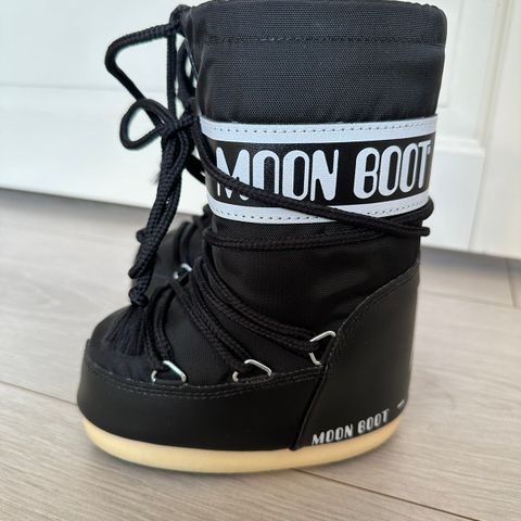 Moon boot 23-26