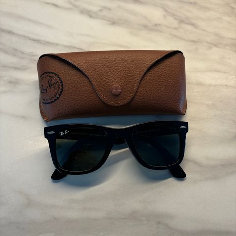 Tidløse Ray Ban wayfarer  500kr