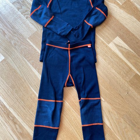 Ullsett fra Helly Hansen str 104