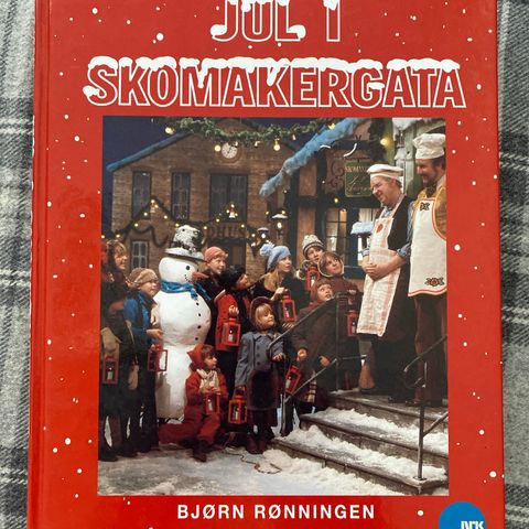 JUL I SKOMAKERGATA - Bjørn Rønningen