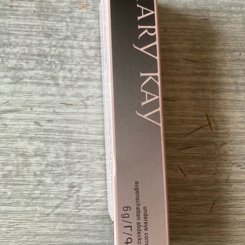 Mary Kay Undereye Corrector