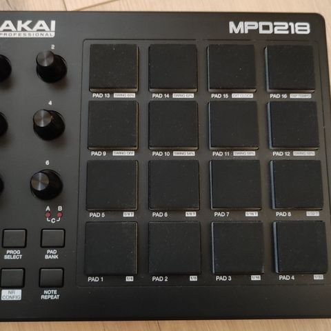 Akai MPD 218 Midi controller Drum pad