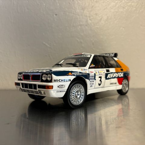 1:18 Lancia Delta HF Integrale Repsol rally fra Ricko selges