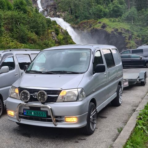 Monaco Tunnel 18x9 stått på Toyota Hiace