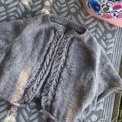 Hjemmestrikka cardigan