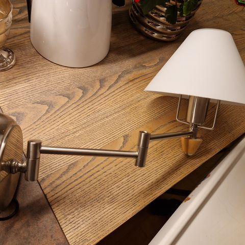 Vegglampe svingbar