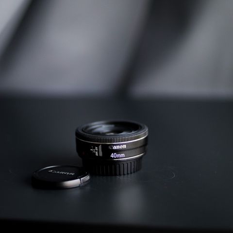 Canon EF 40mm f/2.8 STM