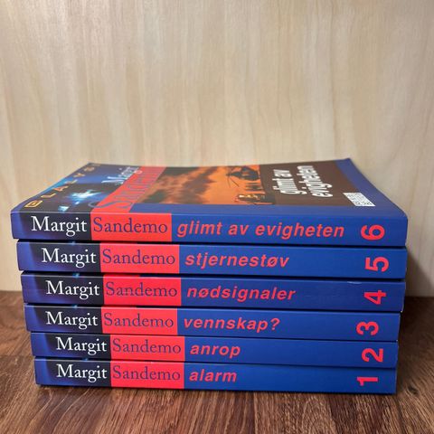 Margit Sandemo - Blålys! KOMPLETT