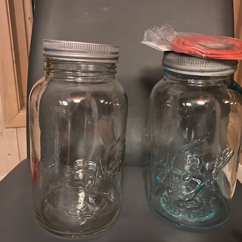 2 store norgesglass ca 2l. 200kr for begge