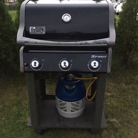 Weber Spirit gassgrill med 3 brennere m/u gassflaske