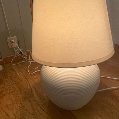 Lampe fra IKEA med dimmer