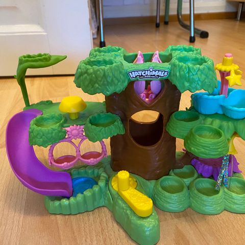 Hatchimals Hatchery Nursery Playset