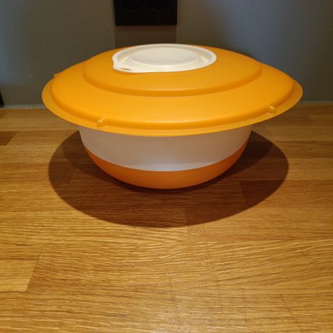 Tupperware bakebolle