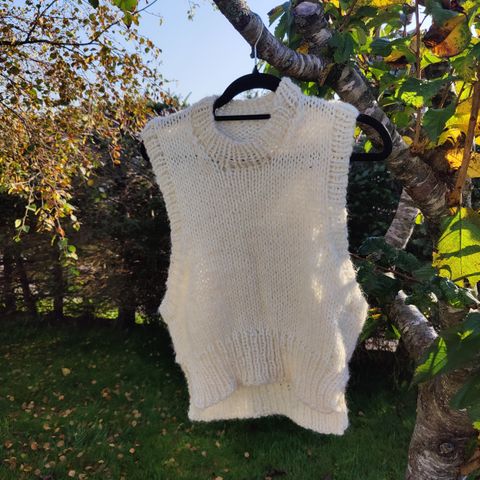 Strikket vest fra Petite Knit - Holiday slipover