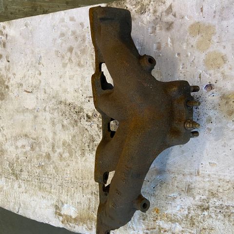 Hilux. Hiace turbo manifold 2,4