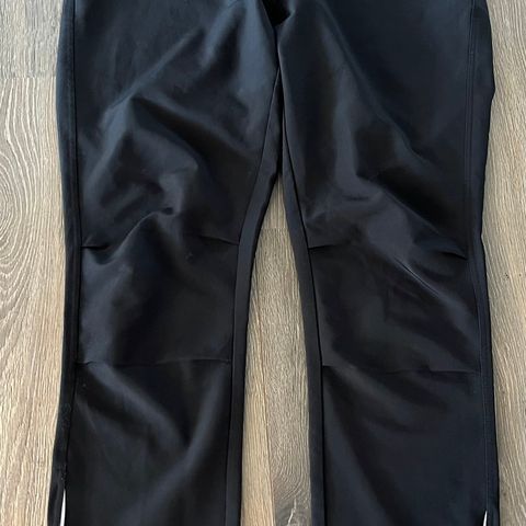 Twentyfour Finse shape pants strl 44