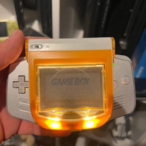 Gameboy advance med lys cover