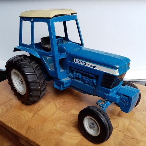 FORD TW.10,  ERTL