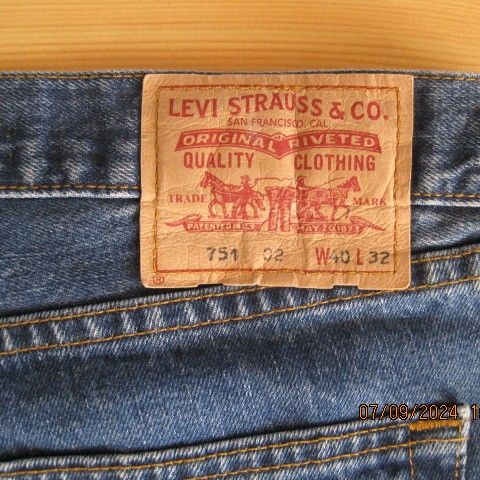 Levis