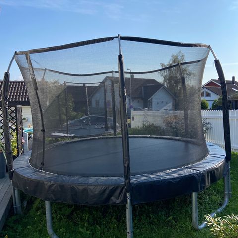 Outra Sport Trampoline med indre diameter på 3,6 meter