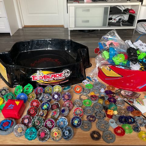 Stor samling av Metal Fusion Beyblade – Retro samling