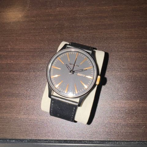 Nixon Sentry leather 42mm