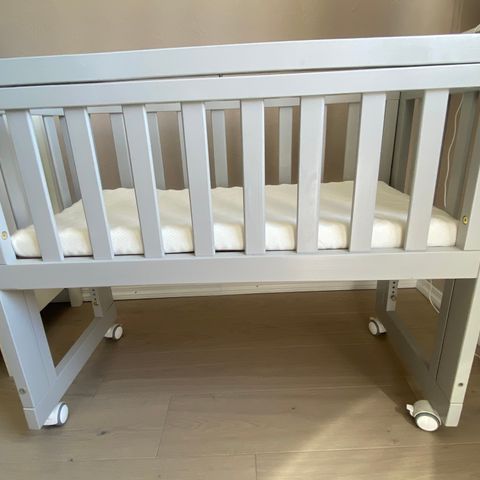 Bedside crib