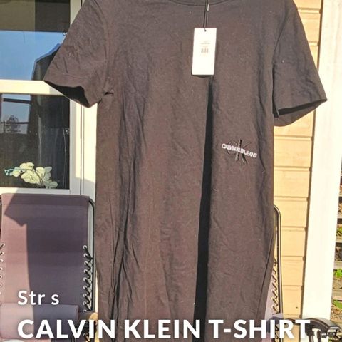 Calvin Klein T-Shirt