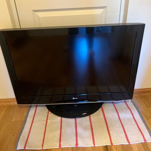 LG 42’’ 1080p LCD TV