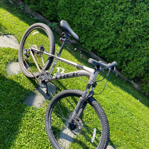 Trek Marlin 5 (13,5str)