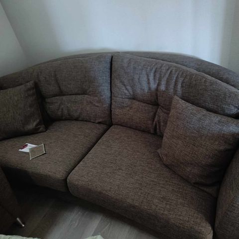 Lite brukt sofa med 2 stoler!