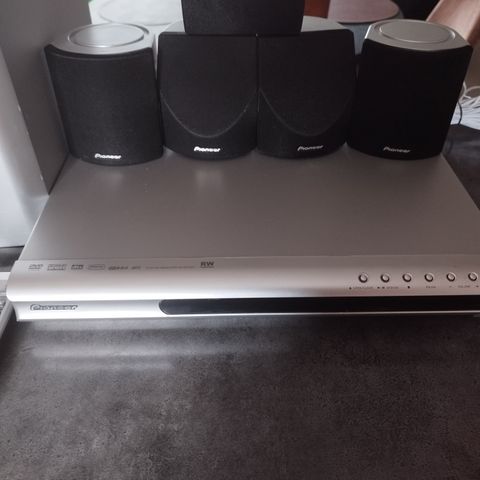 Pioneer hjemme kino 300 kr pris kan diskuteres litt