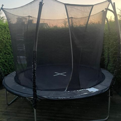 Trampoline 3 m i diameter gis bort