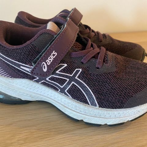 Asics joggesko