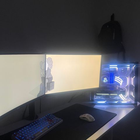 EKSTREMT GODT GAMING SETUP