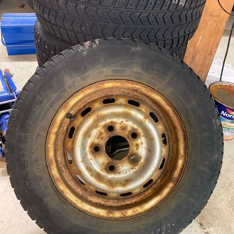 Dekk og felg 165/80 R13