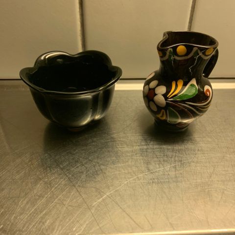 LITEN KRUKKE/ VASE OG BOLLE