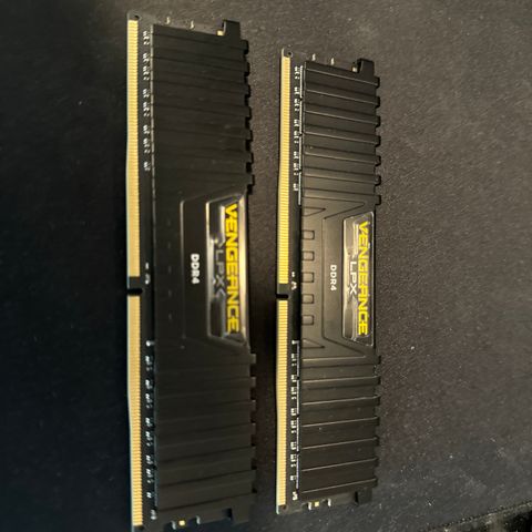 Corsair 2x8gb DDR3 minne