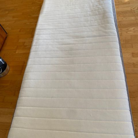 IKEA Sultan 90x200 madrass med Talgje overmadrass