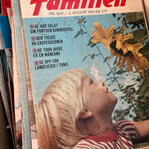 En hel kasse med bladet «Familien» fra 60- og 70-tallet