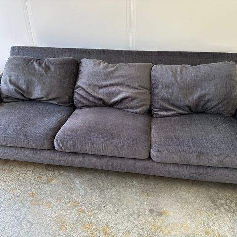 Mørk sofa fra Sits