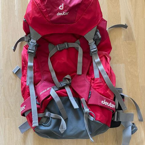 Deuter Topptursekk / klatresekk 32 liter