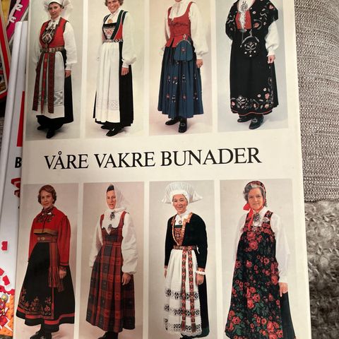 Våre vakre bunader